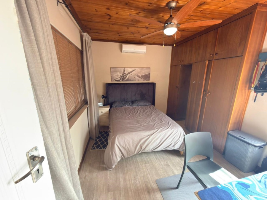 To Let 4 Bedroom Property for Rent in Langerug Western Cape